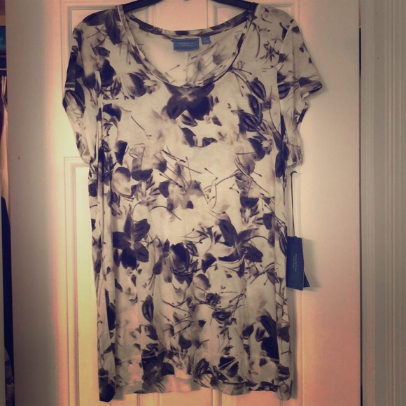 Simply Vera Vera Wang Tops - Short sleeve Vera Wang shirt